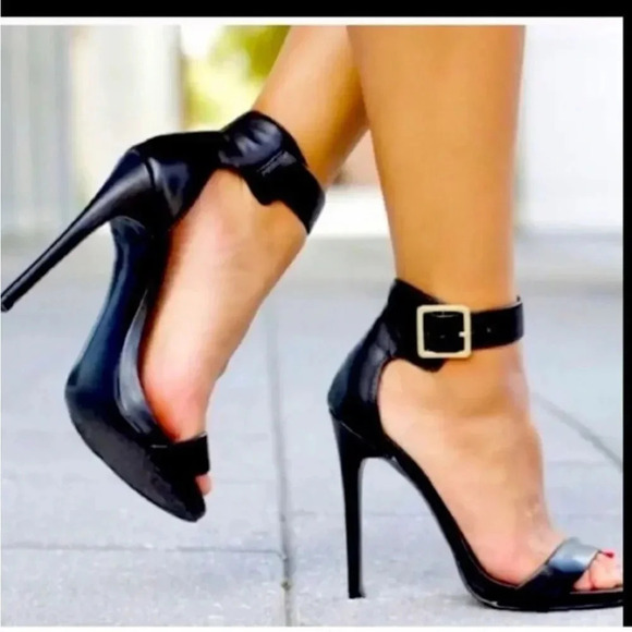 Steve Madden Shoes - STEVE MADDEN "MARLENE-M"GOLD METALLIC/SNAKESKIN ANKLE STRAP
STILETTOS SIZe 6.5
